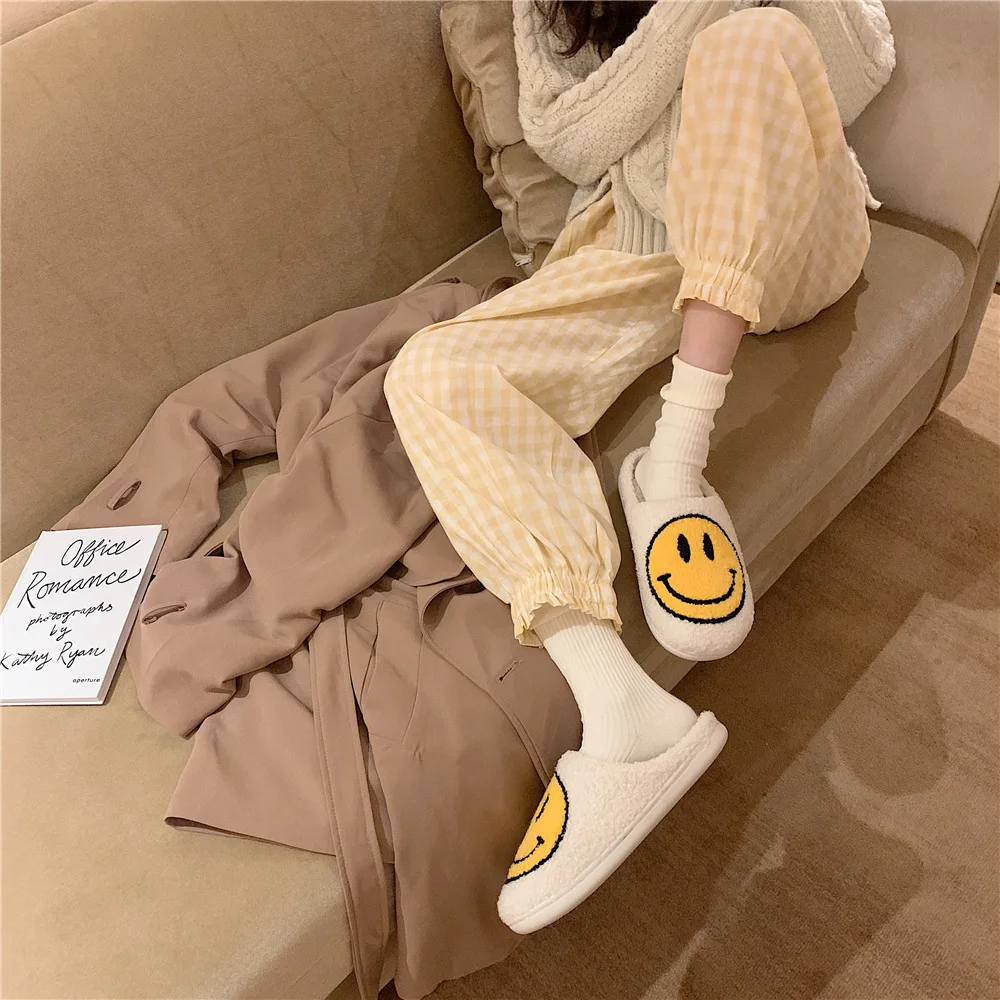 2022 Hot Sale Microterry Fashionable Fluffy Comfortable Happy Face Smiley face Home slippers for women Lady