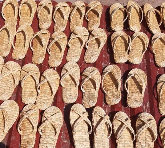 Handmade water hyacinth flip flops indoor slippers from vietnam for hotel water hyacinth slippers (Sandy 84587176063 WS))
