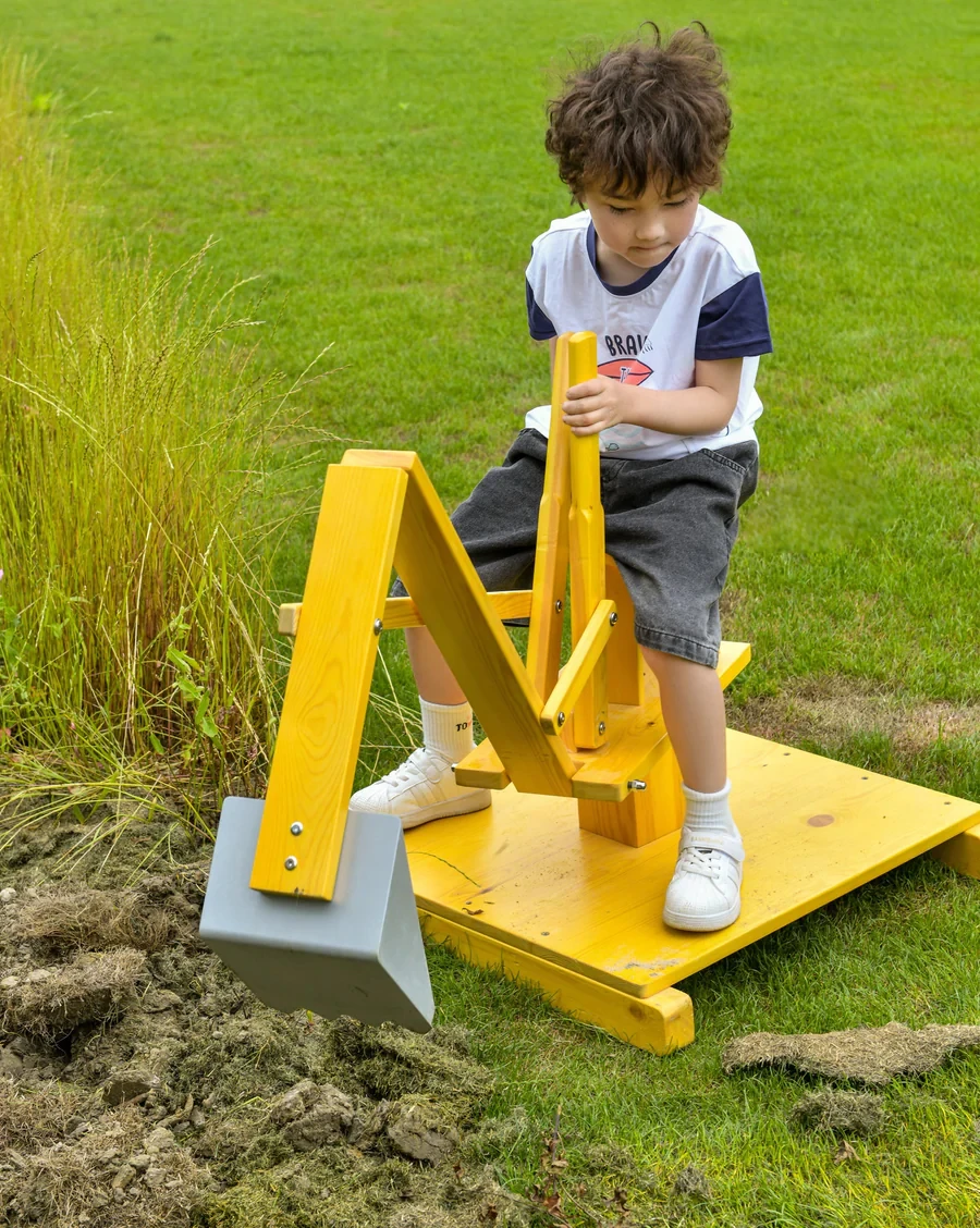Kids Playground Equipment Wooden Sandbox Digging Toy with Working Crane
