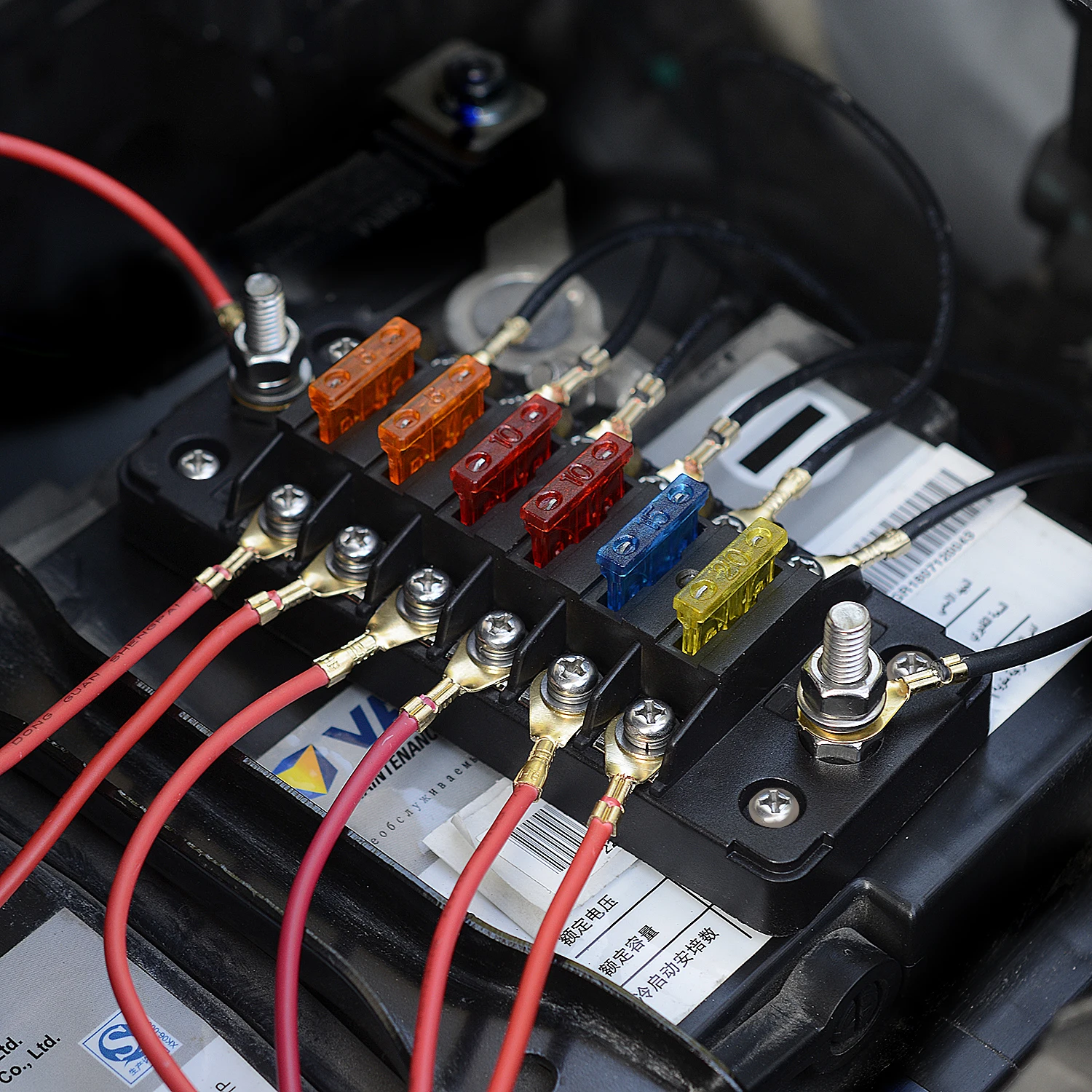 Car Truck RV Universal Independent Positive And Negative Electrodes Multiway Circuit Car Fuse Box With Led