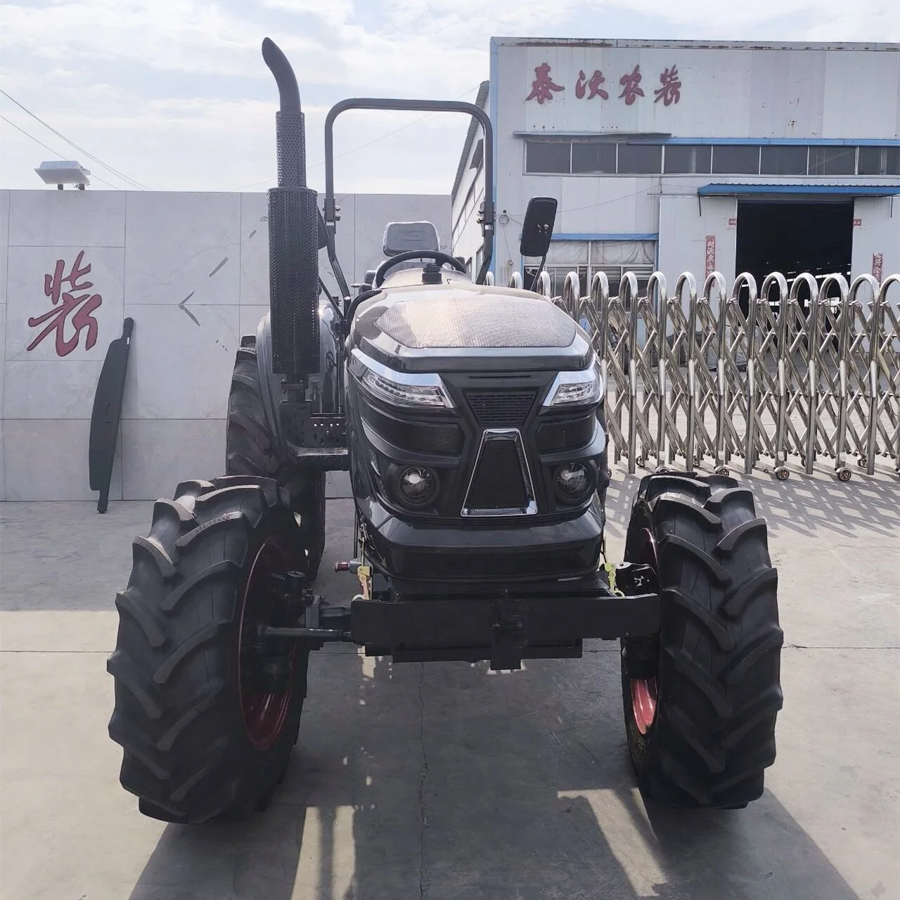 Tavol Mini Farm Tractor 4x4 Agricultural 4wd Traktor 50hp Price