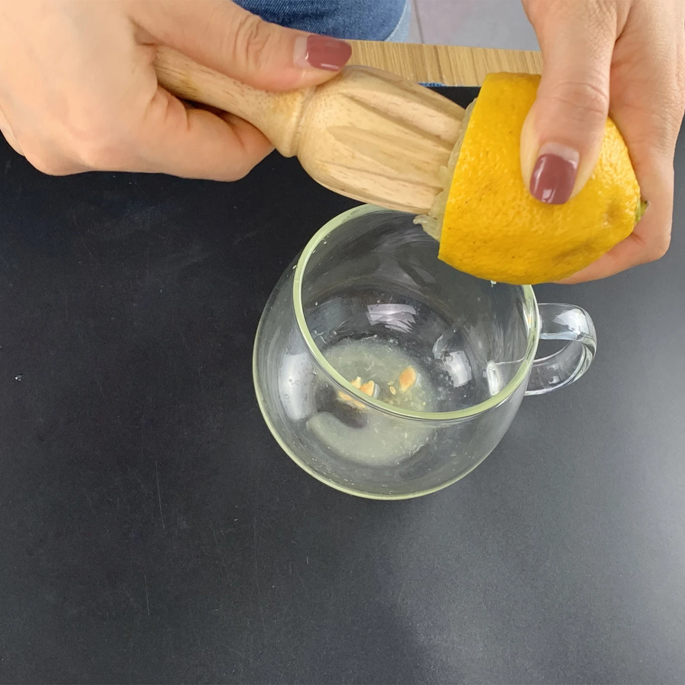 Wholesale Product Lemon Squeezer Stainless Steel Electric Lemon Squeezer Beech wood Lemon Squeezer