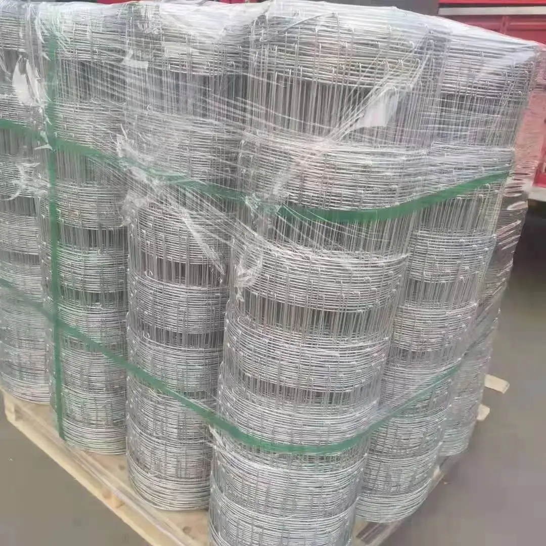 high quality Field fence to feed cattle in agriculture farm and grassland also as barriers against deer and wild animals
