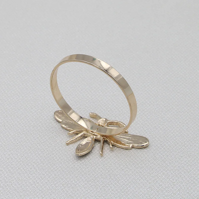 Новое кольцо для салфеток с пряжкой в виде пчелы из цинкового сплава, зеленые держатели для салфеток в форме насекомых для праздничного стола, декоративные бумажные полотенца