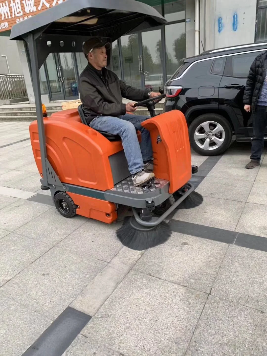 China industrial automatic floor sweeper electric sidewalk