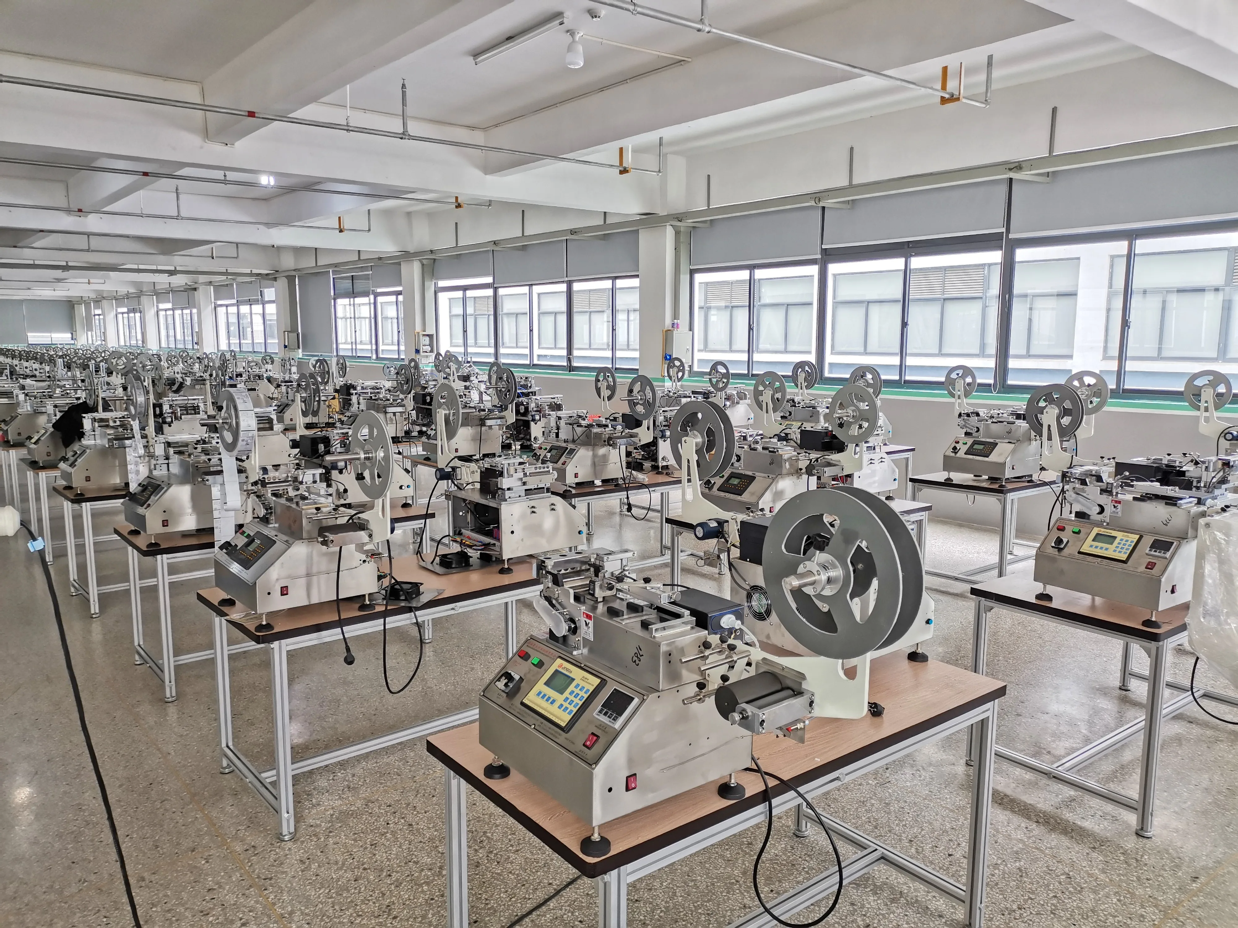 Small Label Cutter/ Hot And Cold Knife Label Cutting Machine For Nylon Taffeta Polyester Ribbon Cotton Tape And Paper Jq-3010