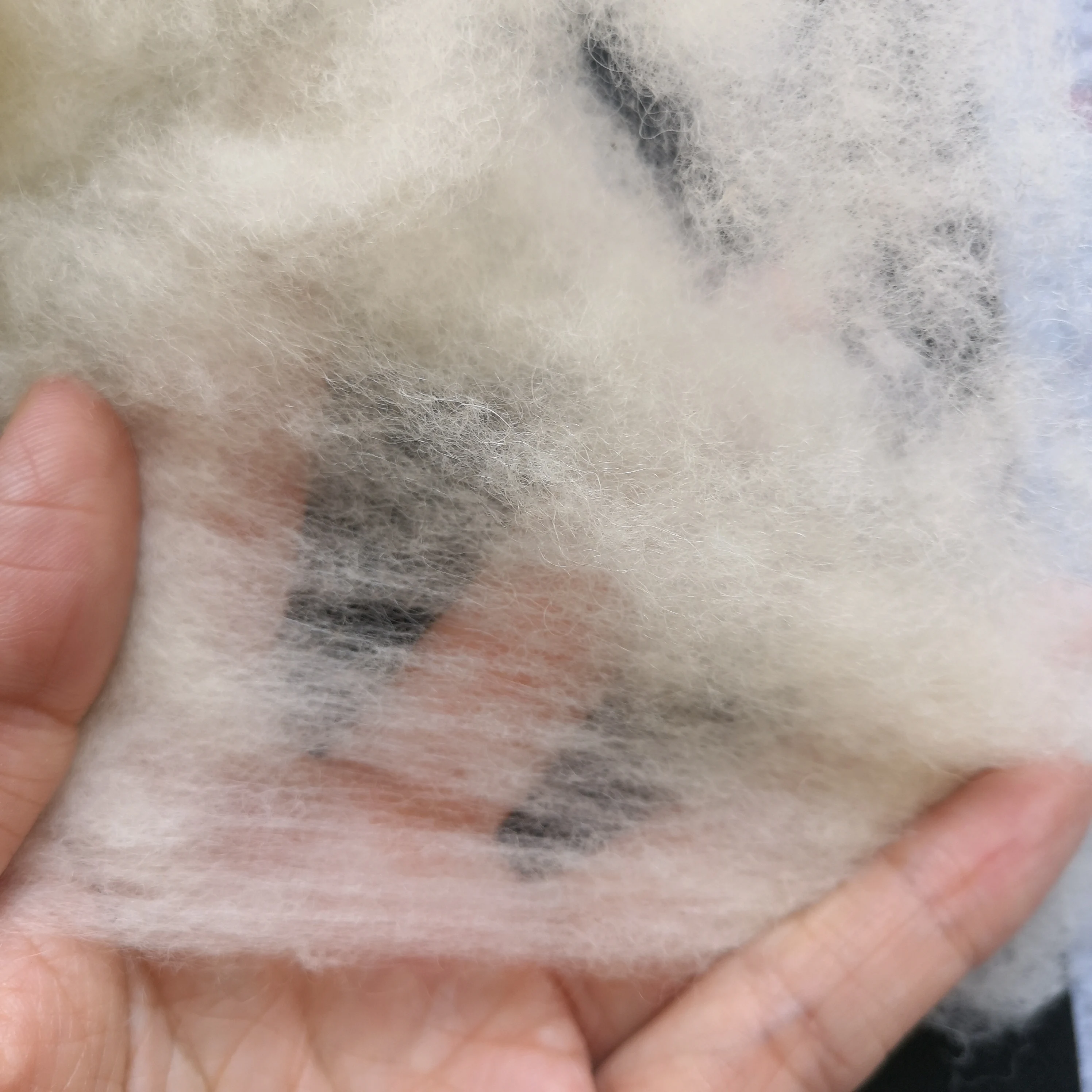 Кардовая шерсть валяние 25mic Шерстяное волокно белого цвета