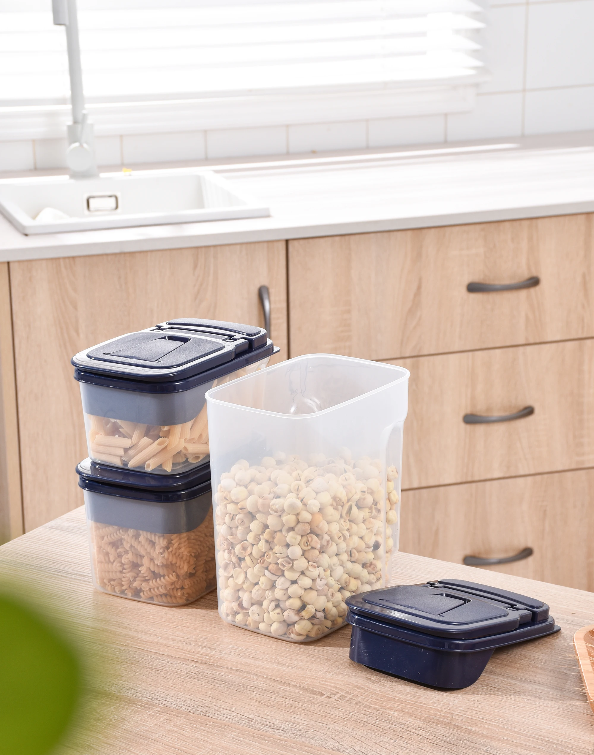 China 3l plastic cereal dispenser rice and grain storage container