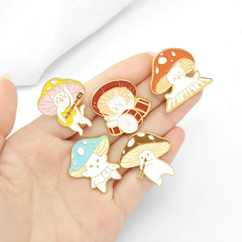Wholesale Mushroom Lapel Pin Custom Metal Enamel Badge Cute Yellow Mushroom Badge Pin