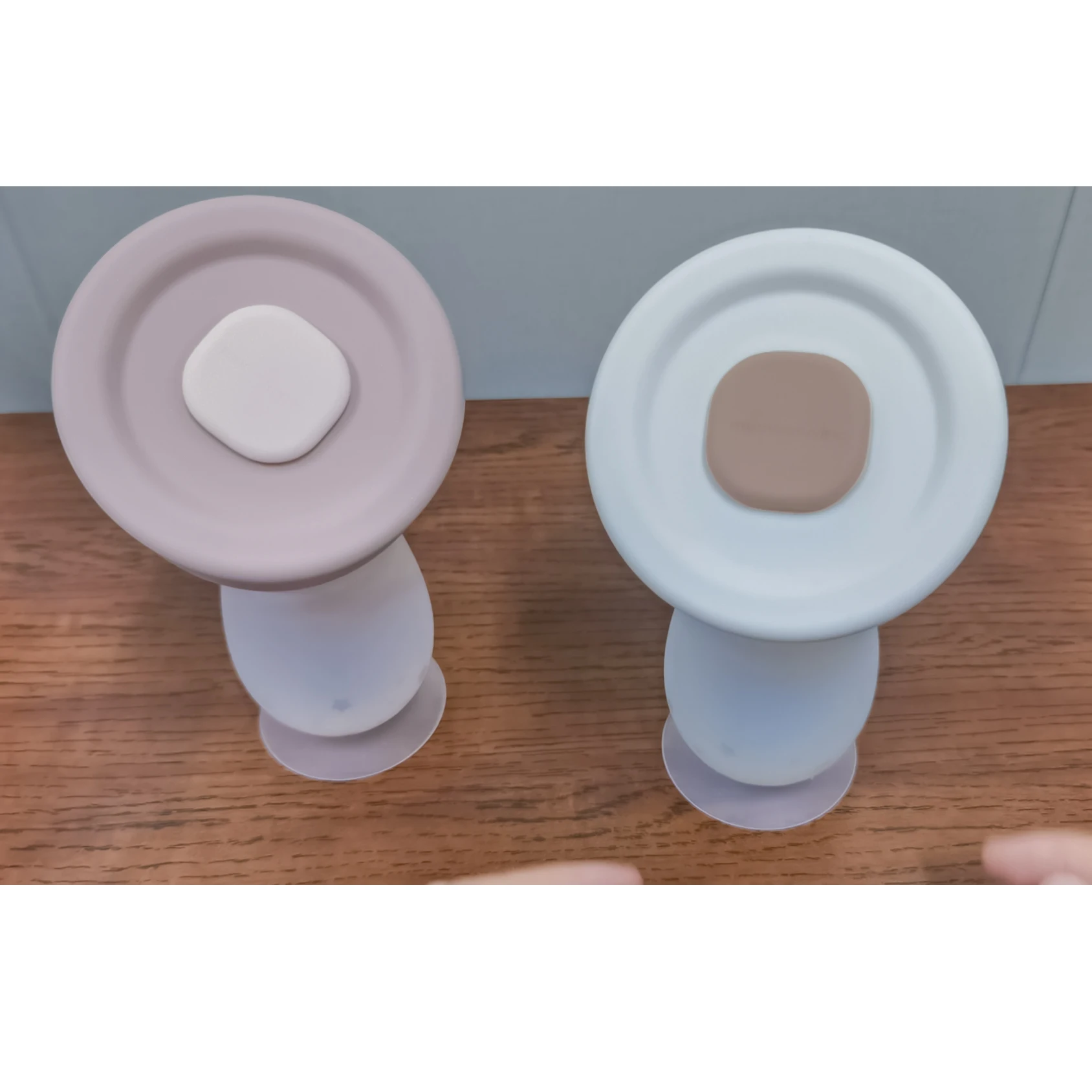 2024 NEW Customised 100% Food Grade Silicone Maternal breast milk Collector Breastfeeding Manual Breast Pump With Silicone Lid