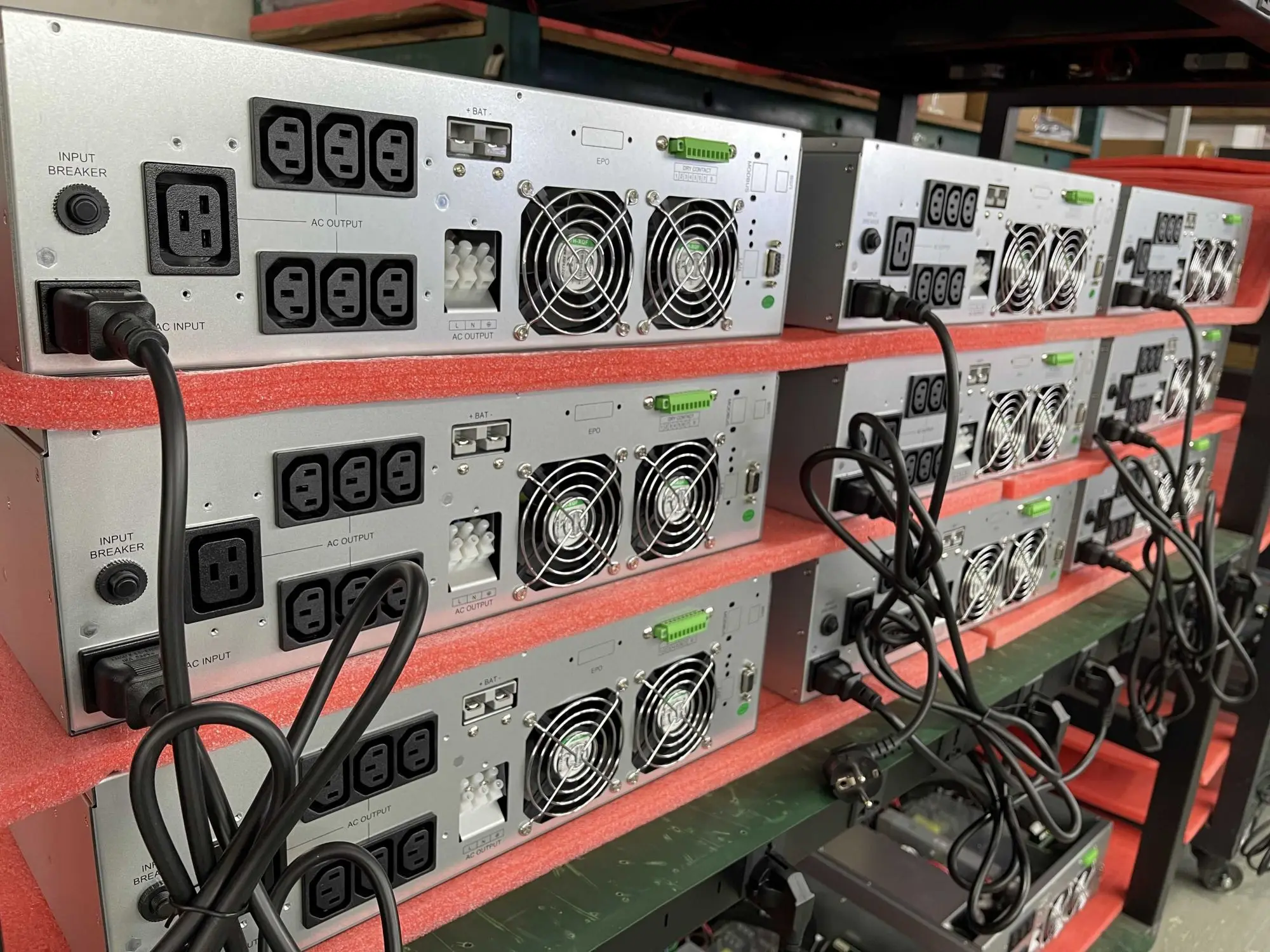 UPS manufacturer 3000va 2400w high frequency 127v 110v rack mount ups built in battery