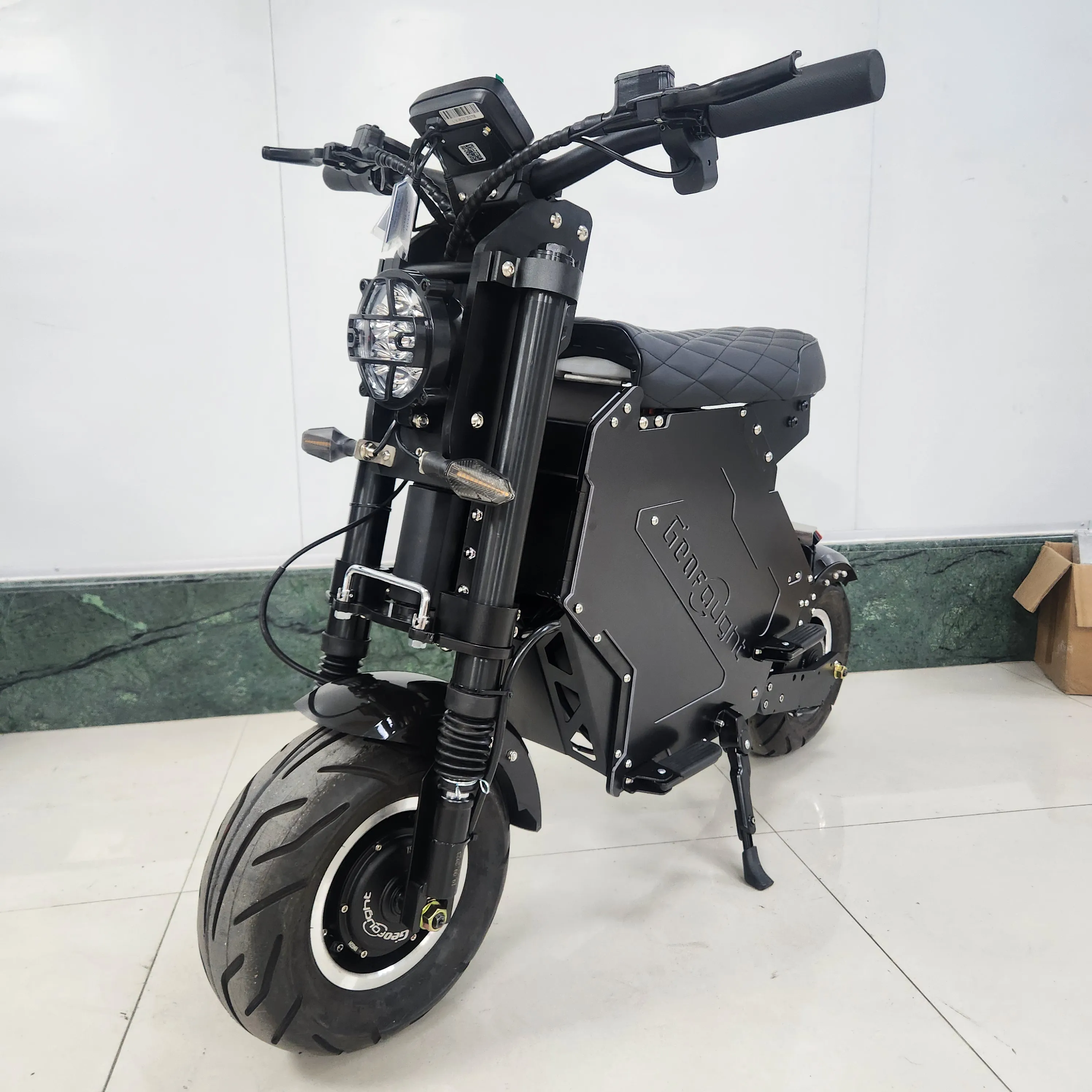 72V 10000W New Model Offroad E Scooter Dual Motor Fast Moped 13Inch 14Inch Fat Tire 2 Wheel Seated Scooter Electric Adult