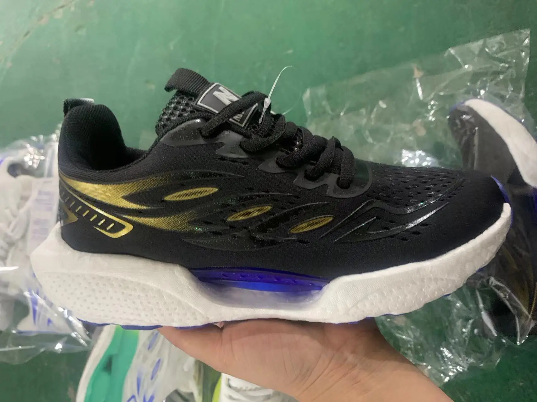 High Quality Zapatillas 2023 Stock Shoes Wholesale Popcorn Sole Sport Shoes Fashion Sneakers For Women And Men