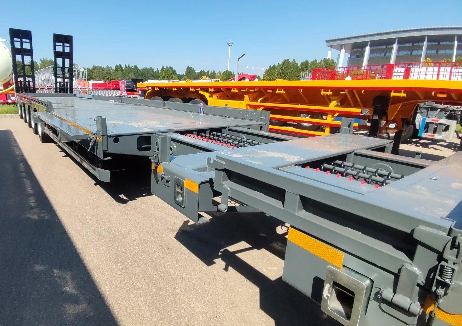 Прямая Продажа с завода многоосевой низкорамный прицеп lowboy выдвижной