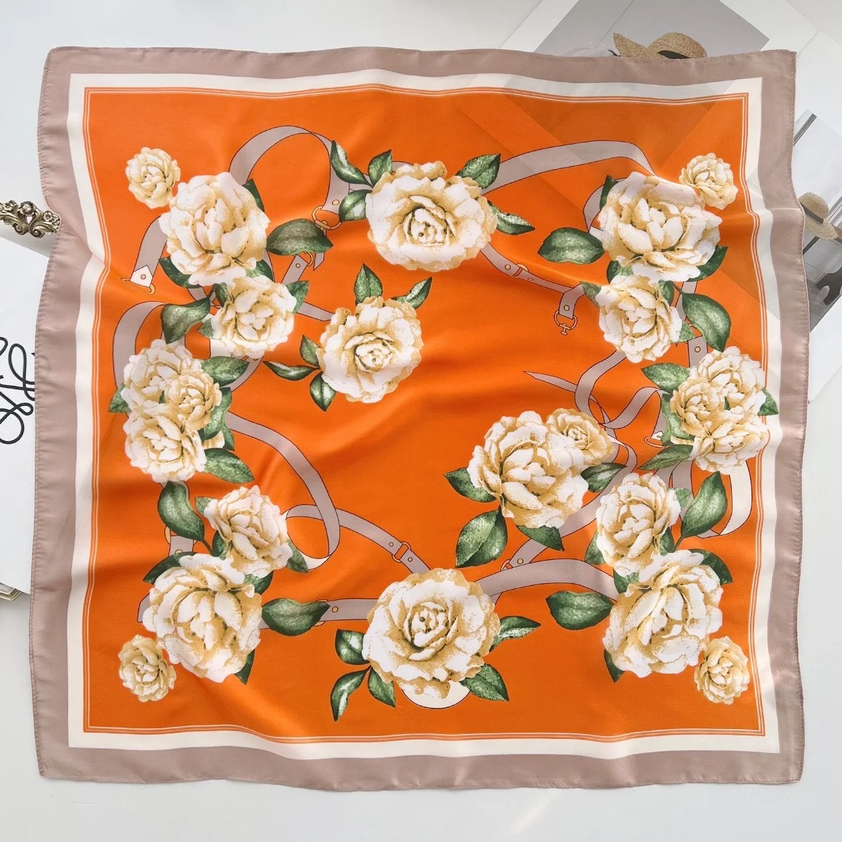 Custom Print 100% Silk Twill Square Scarf High Quality Malaysia Woman Digital Print Silk Scarf