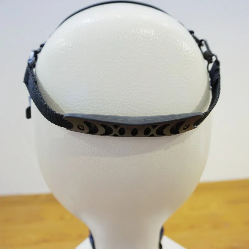 
New style carbon fiber cello case 4/4 cello case carbon fiber cello hard case with wheels 3.6 kg XCC-02 