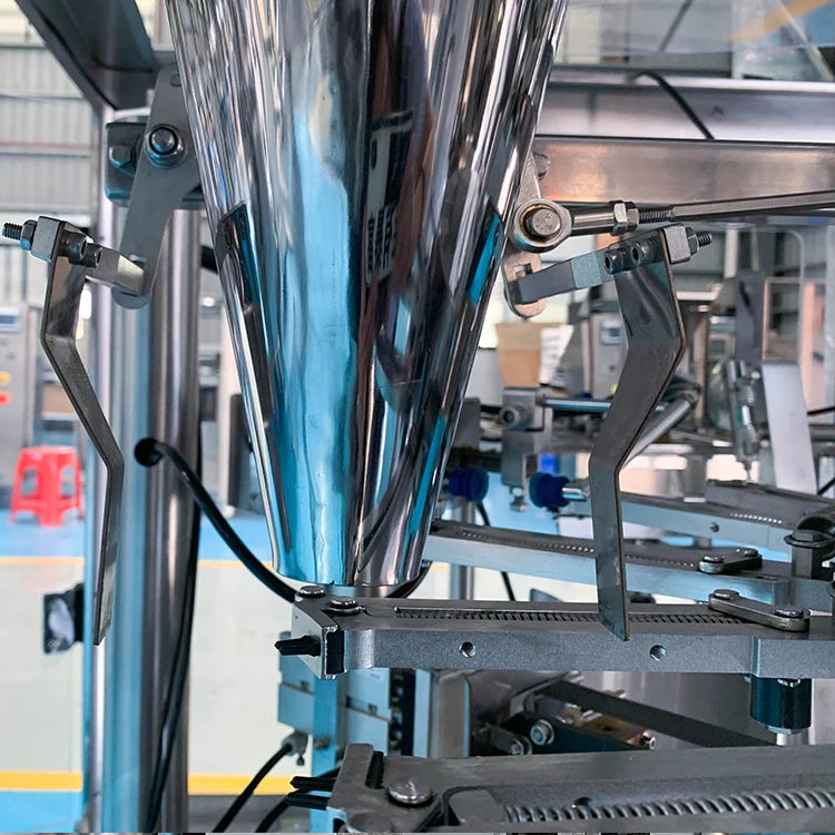 Full automatic coconut powder chicken broth powder spice powder paprika vertical packing machine