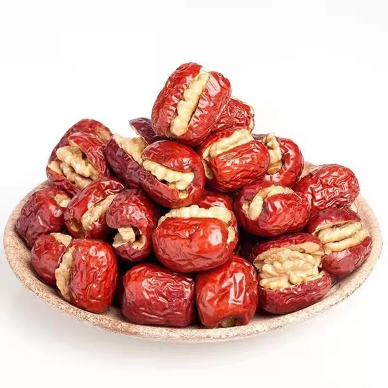 Snacks made with red dates and walnuts