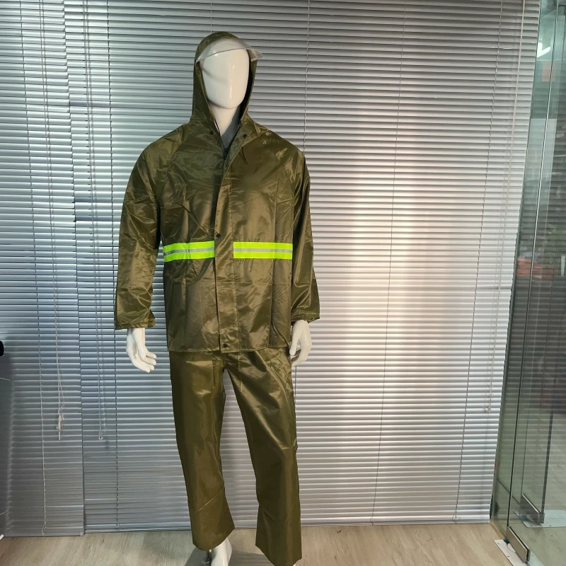 Good Quality Heavy Duty 100% Waterproof Material Top Level Raincoat Raincoat Suit for Mining