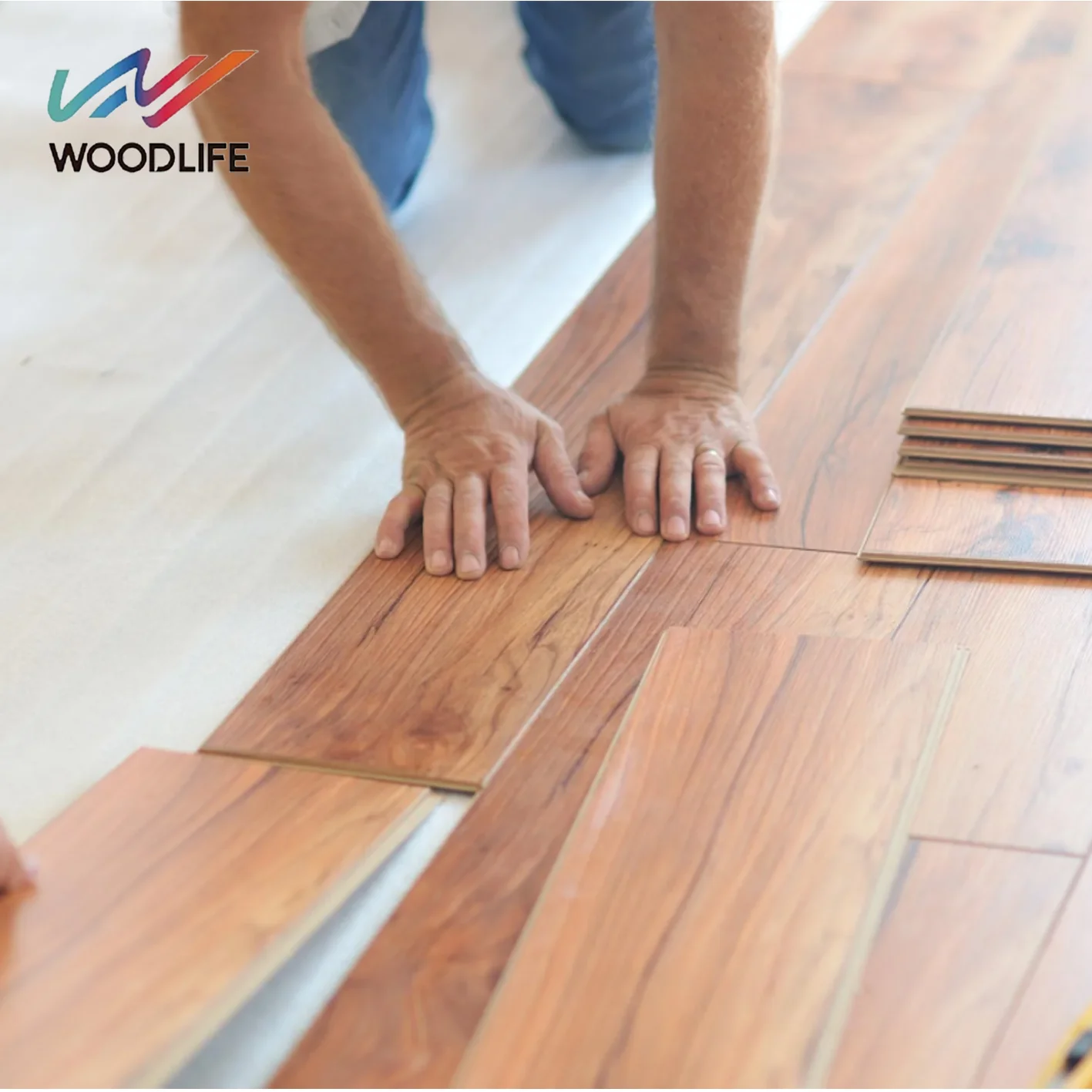 Modern 8mm Light Gray Waterproof Laminate Flooring Non-Slip Click Installation AC5 Wear Resistant Laminate Flooring