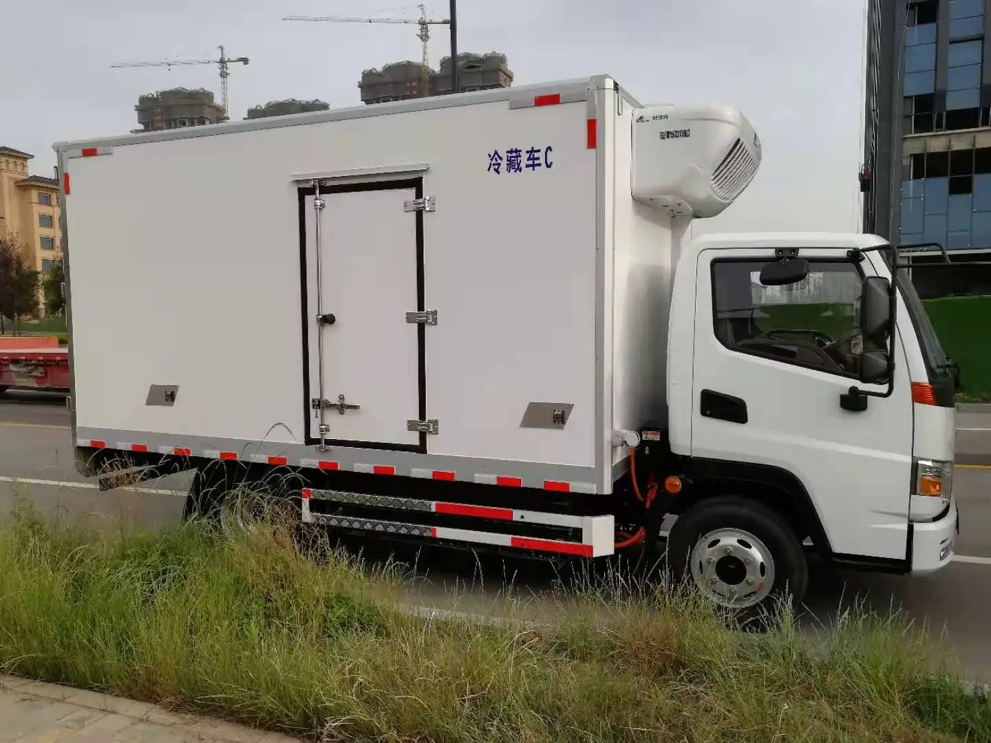  Грузовик Bai Qin 4x2 6 м новый холодильник с электроприводом для холодной