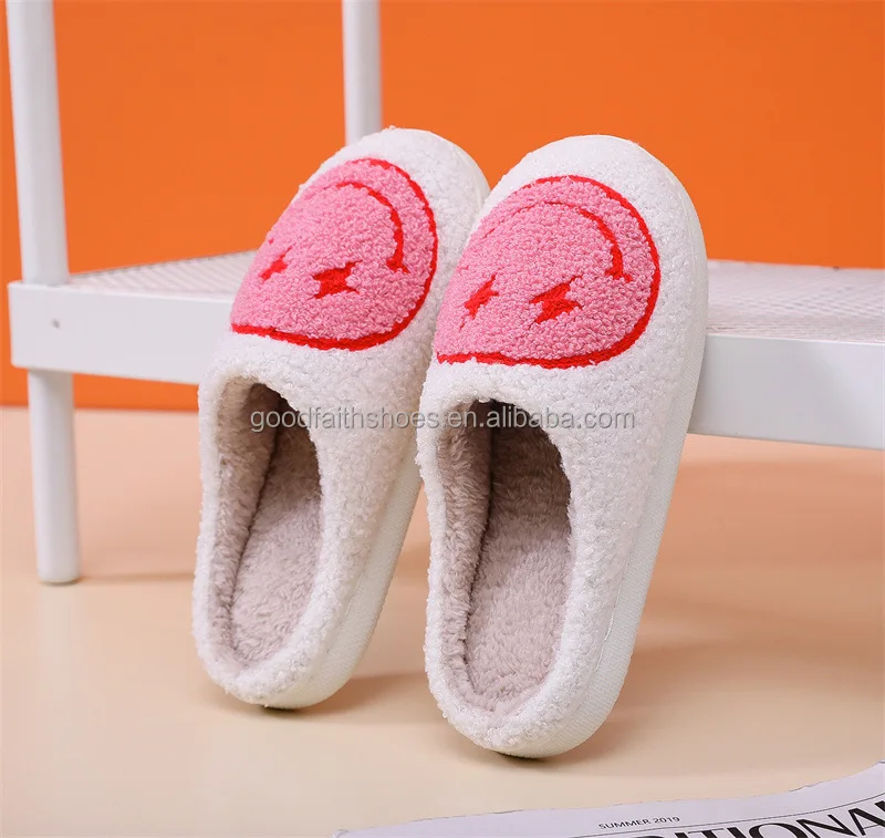 Hot Selling Comfortable Indoor/Outdoor Slippers With Embroidered Smile Face Winter Fur House Style Anti-Slip Feature