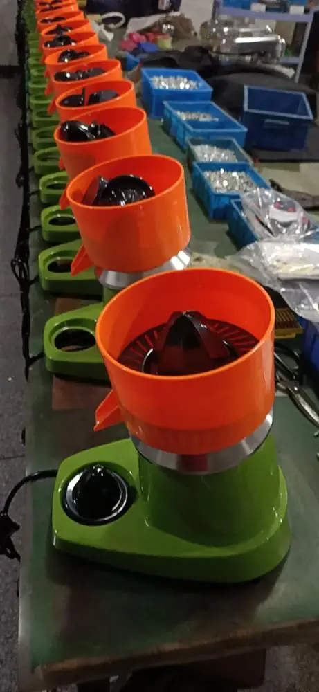 On-time Shipping ODM Plastic Citrus Lemon Juicer Portable Fruit Squeezer