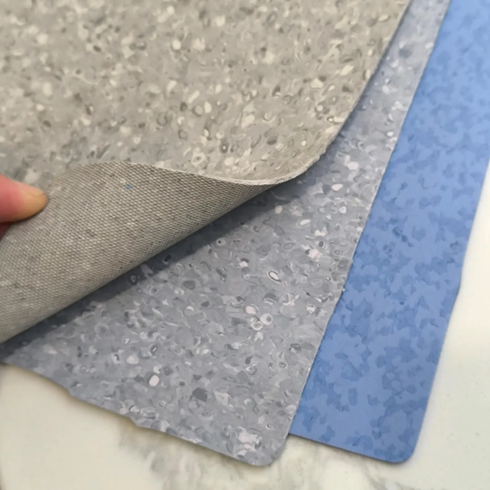 Homogeneous 2mm Anti-static/Eco-friendly/100% Waterproof Pvc Luxury Vinyl Roll Flooring for Hospital