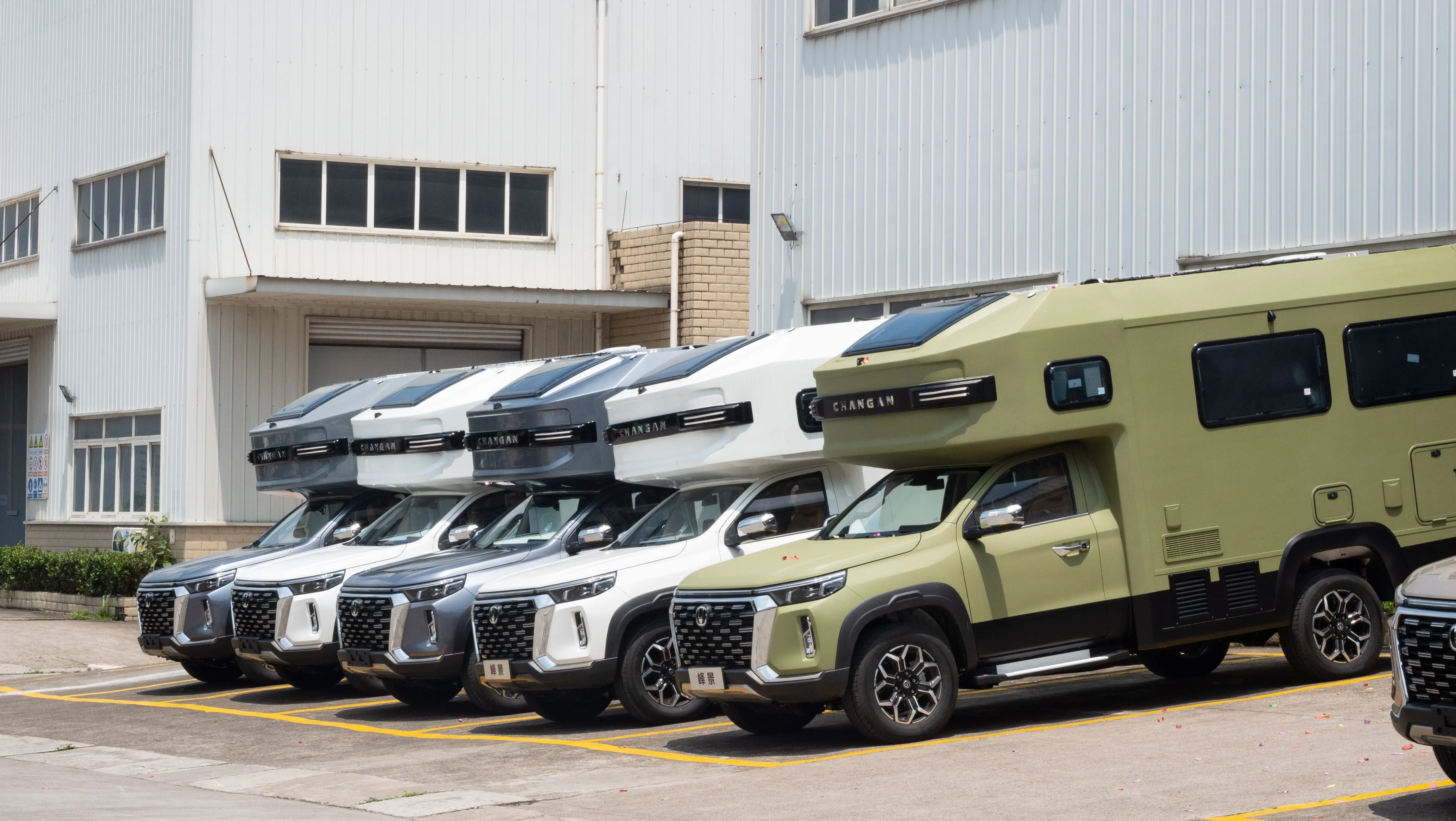 YYC Changan-Peak View RV Family внедорожник Легкий салон бензиновый турбомотор автоматическая коробка передач кожаные сиденья