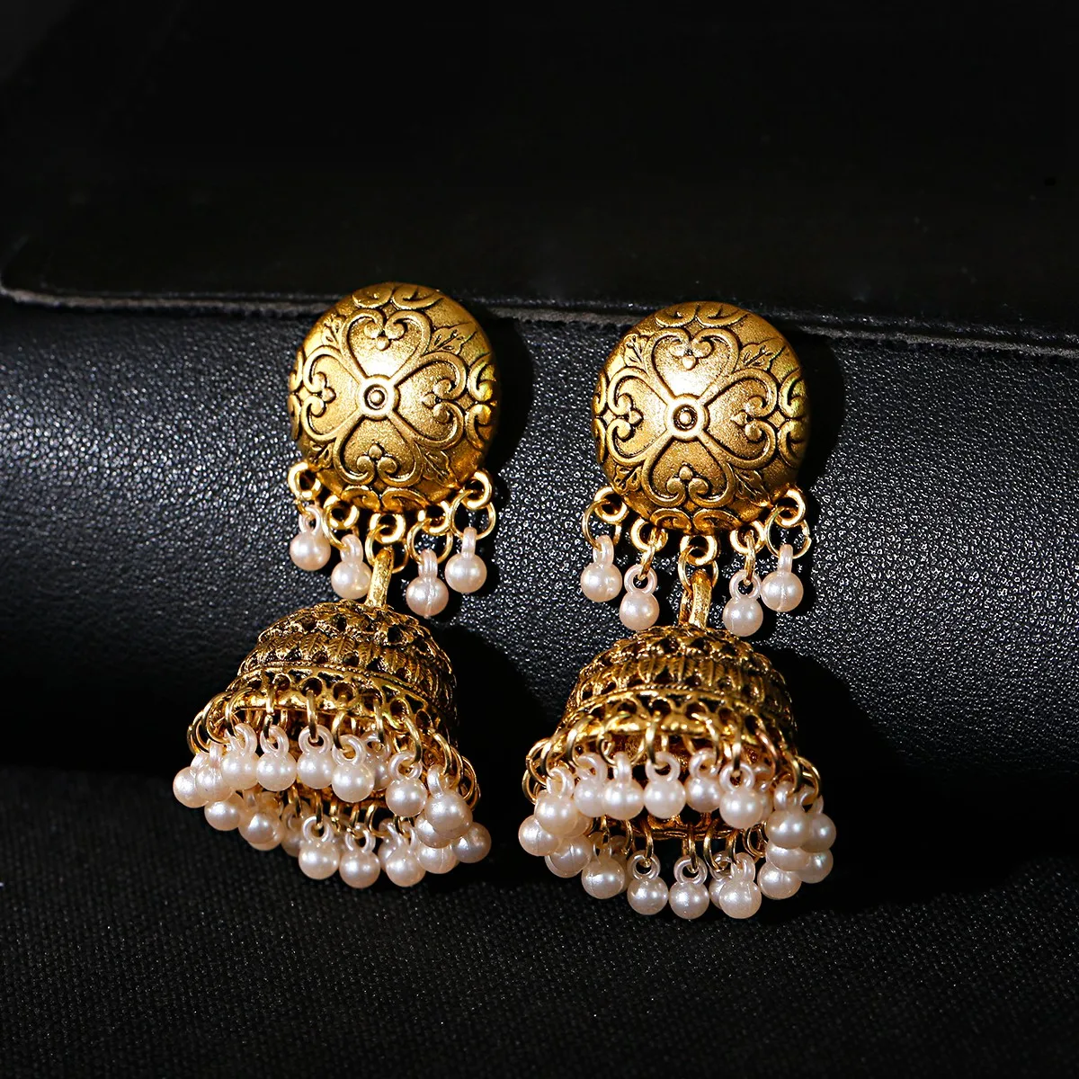 Vintage Hanging Earrings Gold Color Alloy Bell Drop Pearl Earrings Woman Jewelry Accessories 2021 Indian Style Pendientes Gift
