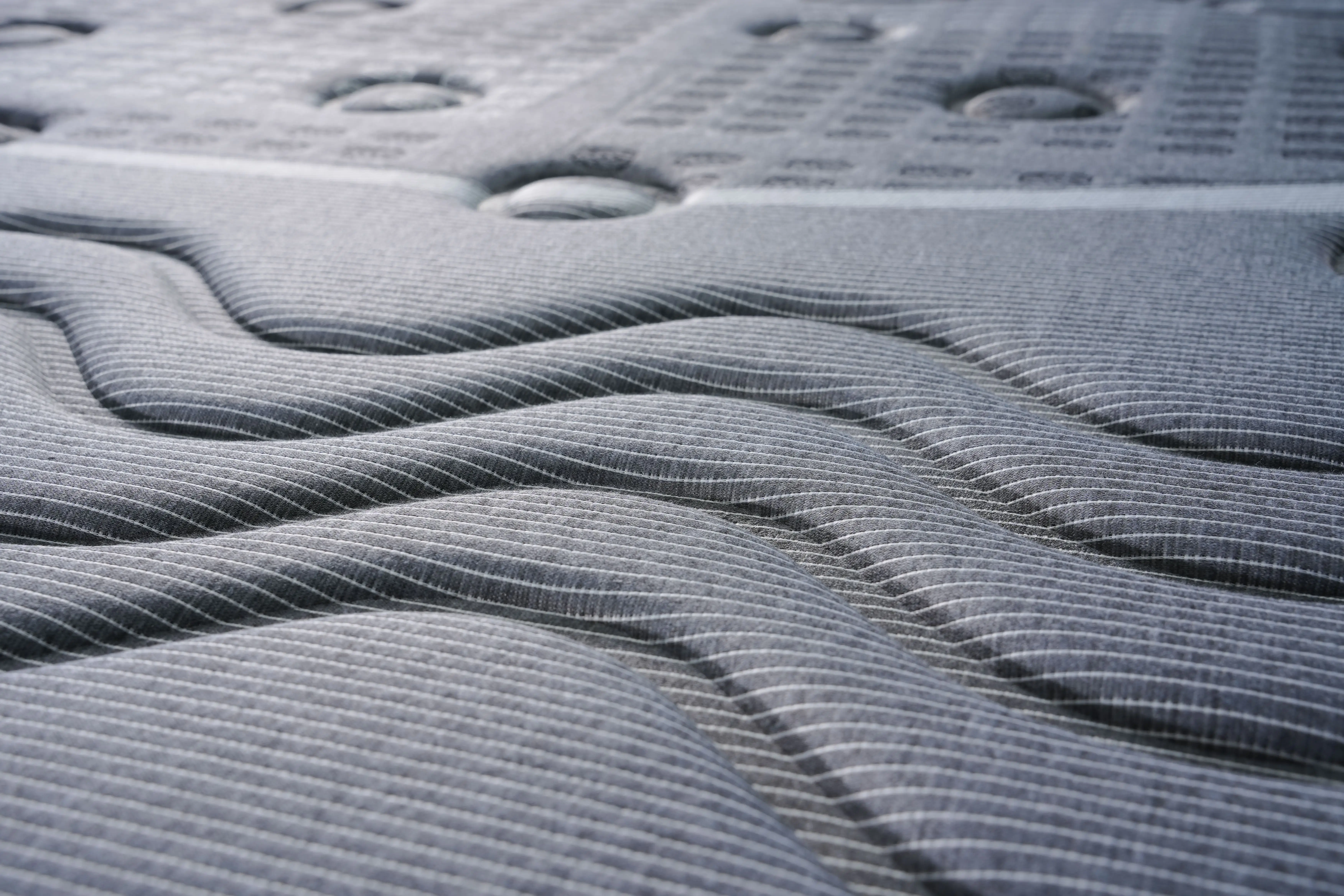 New Design and popular Very Comfortable and Soft spring queen size memory foam bed mattress