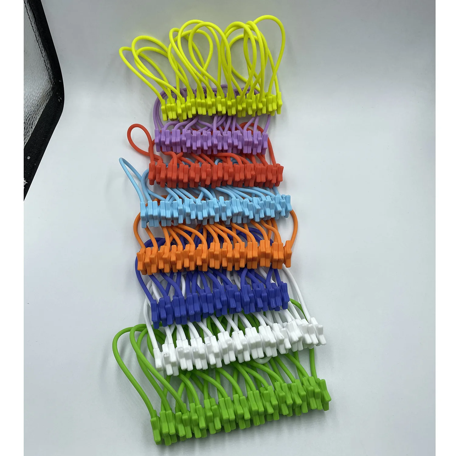 Silicone  belt with magnet winding device star charging earphone cable receiver