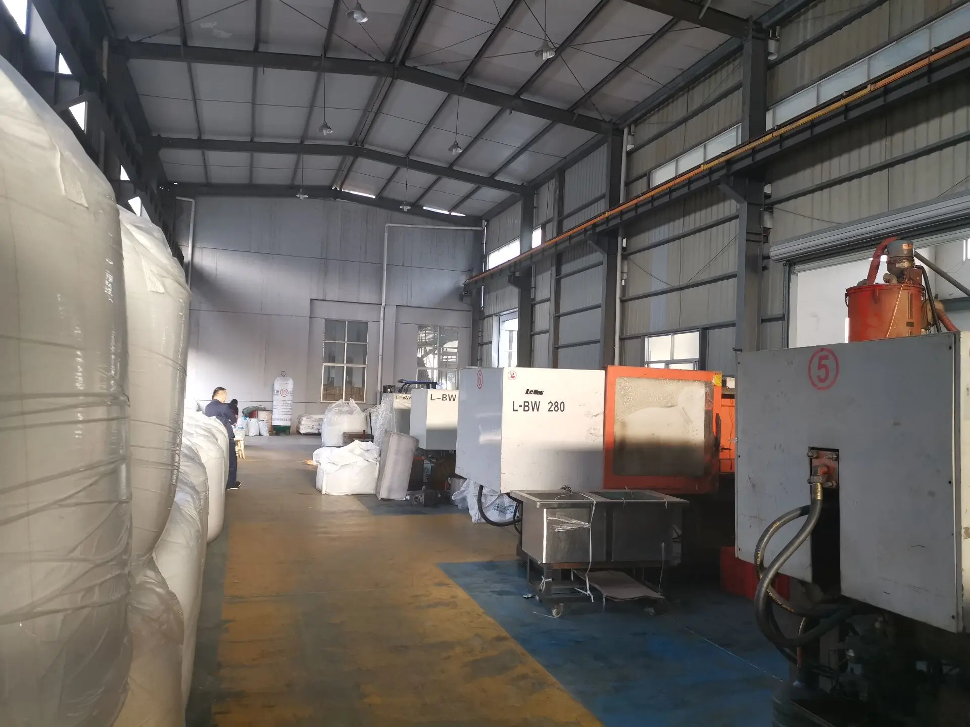 
750g 5 gallon PET water bottle Preform Lebao PET preform plastic tube dispenser bottle preform 