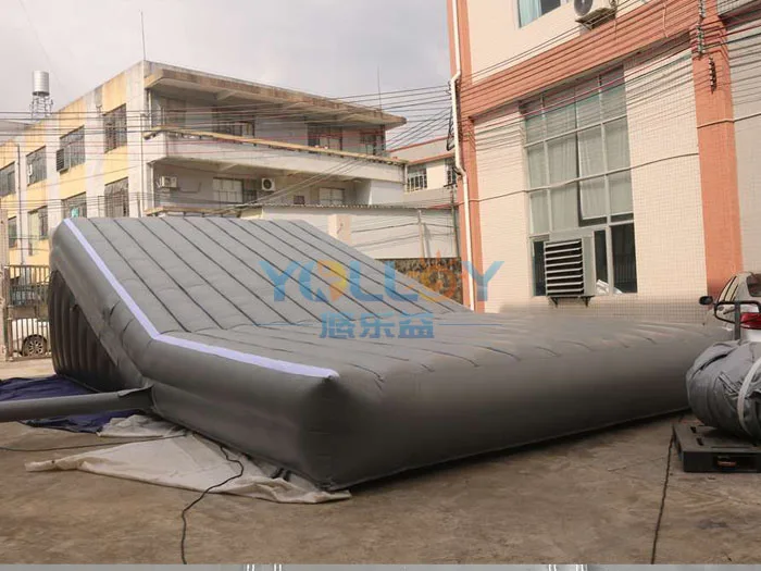 Inflatable jump freestyle ramp airbag for bike  ski snowboard lander