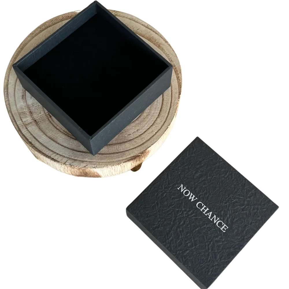 Custom Multi-Purpose Packaging Paper Box High Quality Eco-Friendly Designs Foil Various Applications Offers Custom Printing