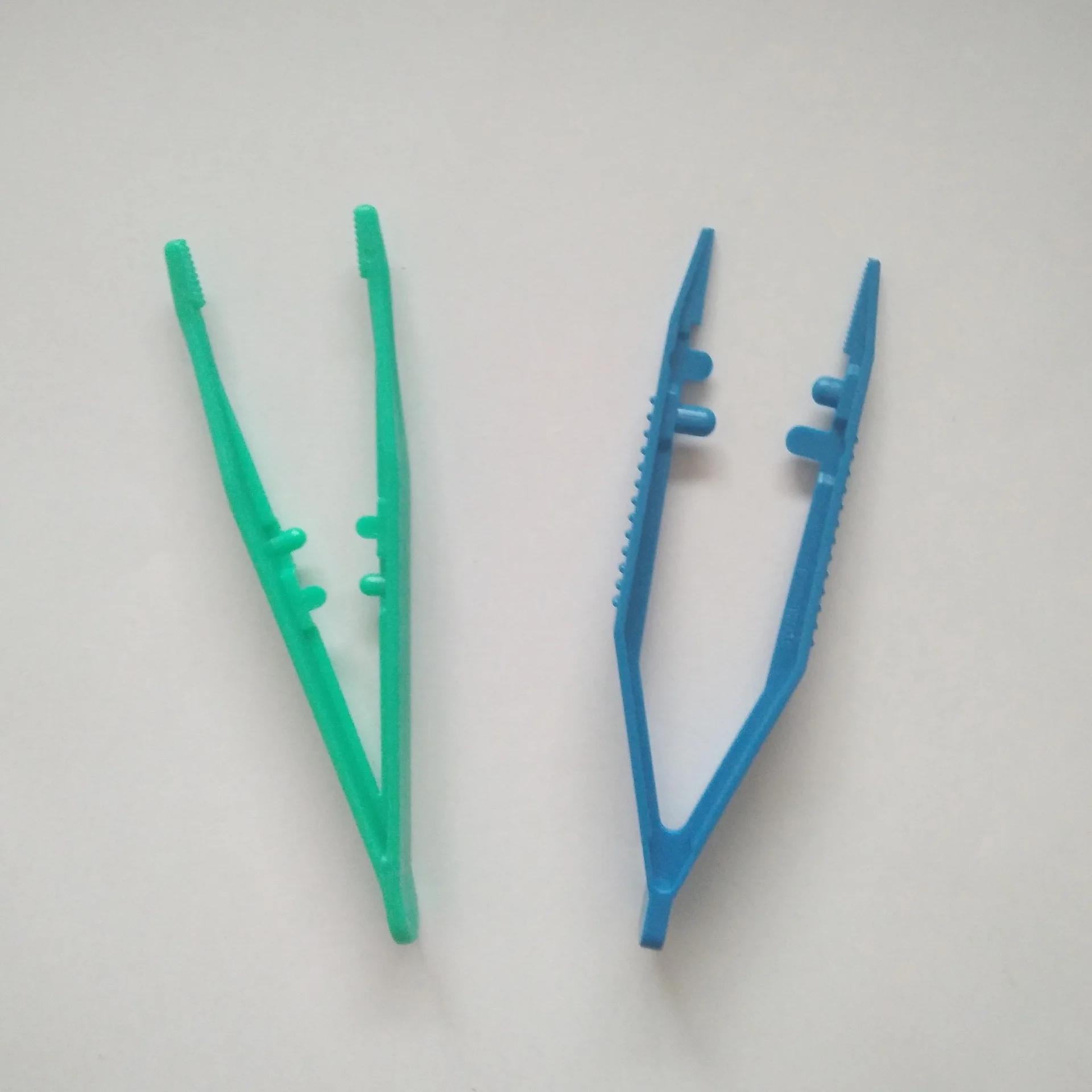 Surgical Instruments Stainless Steel Tweezers Dressing Thumb Forceps Manual Power Clamp Safety MOL Plastic Dissecting Forceps