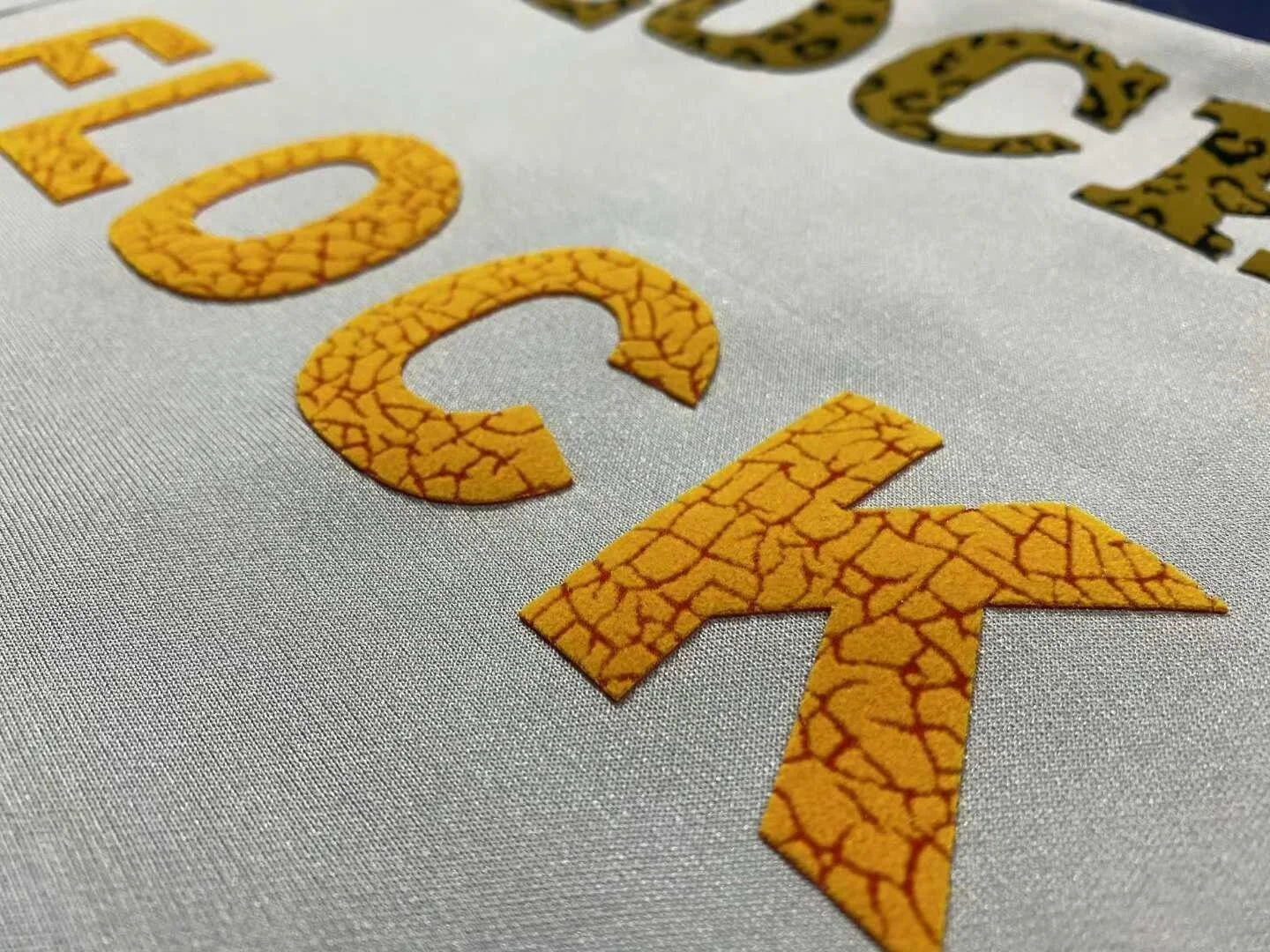 3D Brick Flock Heat Transfer Clothing Labels Custom Brand Logo Name Heat Transfer Vinyl Designs For Garment