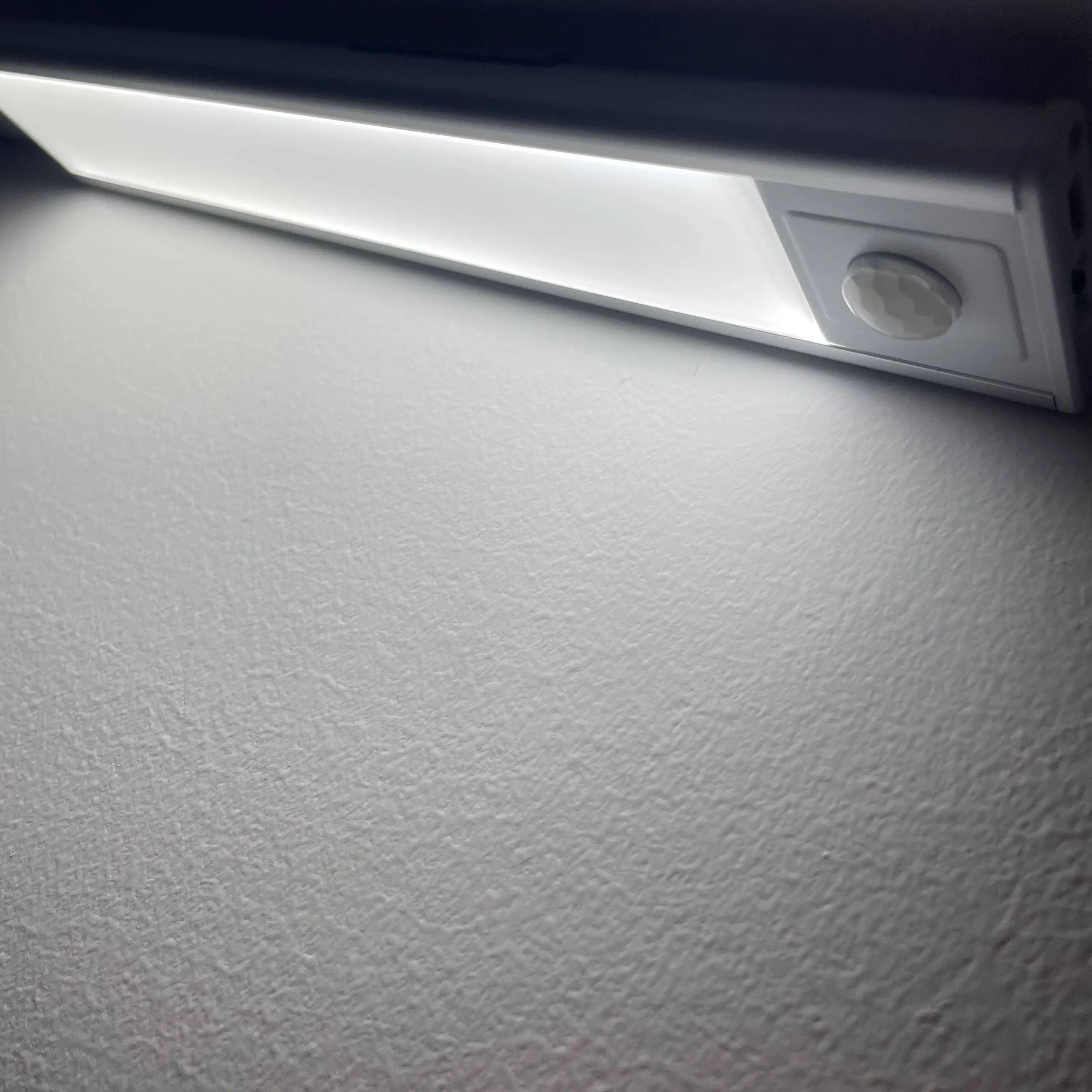 Intelligent sensor closet strip light Indoor USB rechargeable wireless stair night led motion Sensor Light