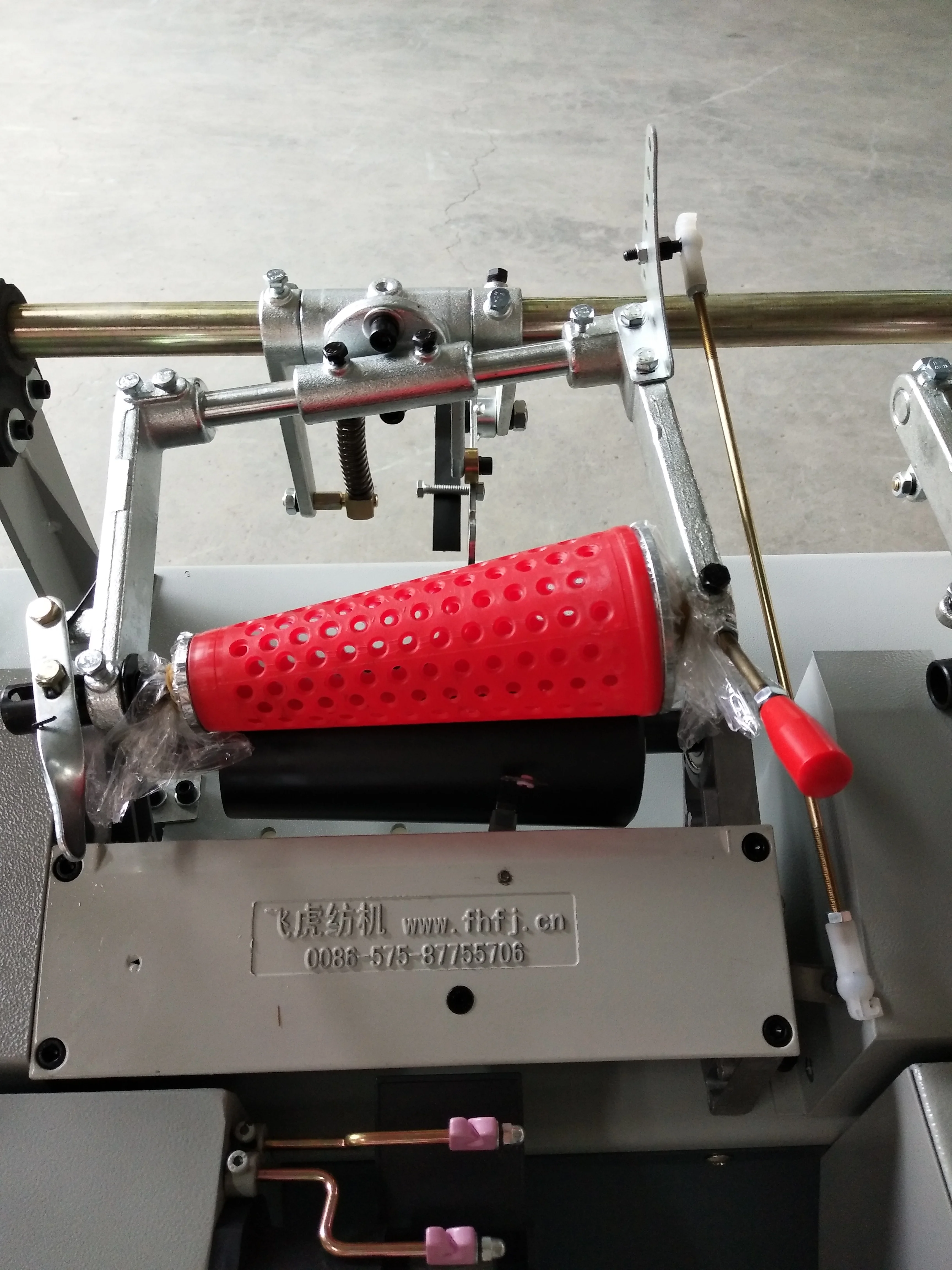 Двухсторонняя конусная машина для намотки пряжи