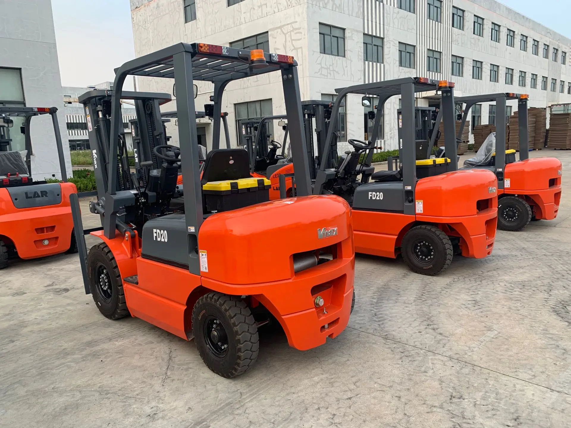 New Mini 1-3t Small Four Wheel Environmentally Friendly  Diesel Powered Counterbalanced Distribution Station Forklift