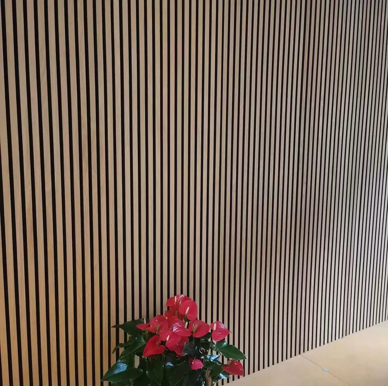 Custom 3D Modern Fireproofing Sound-absorbing European Art Home Ceiling Decorative Factory Black PET Mdf Slats Acoustic Panels