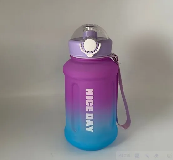 Large Capacity Colorful Gradient Plastic Hand Cup with Frost Handgrip Cute Design Made from PC Material