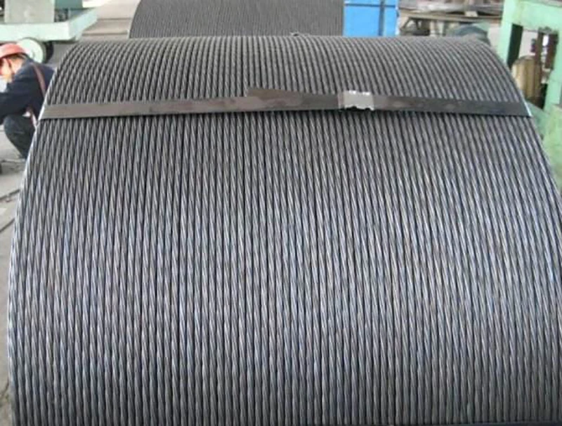 8x37 High Strength Hoisting and Traction Round Strand Smooth and Galvanized Steel Wire Rope