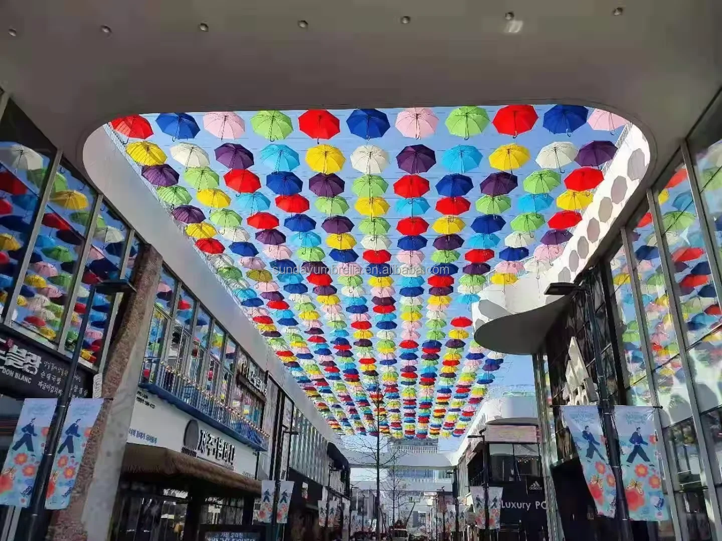 SD Colored Wedding Umbrellas Outdoor Street Decorations Cheap Promotional Hanging Umbrellas Manual Control Custom Logo Printing