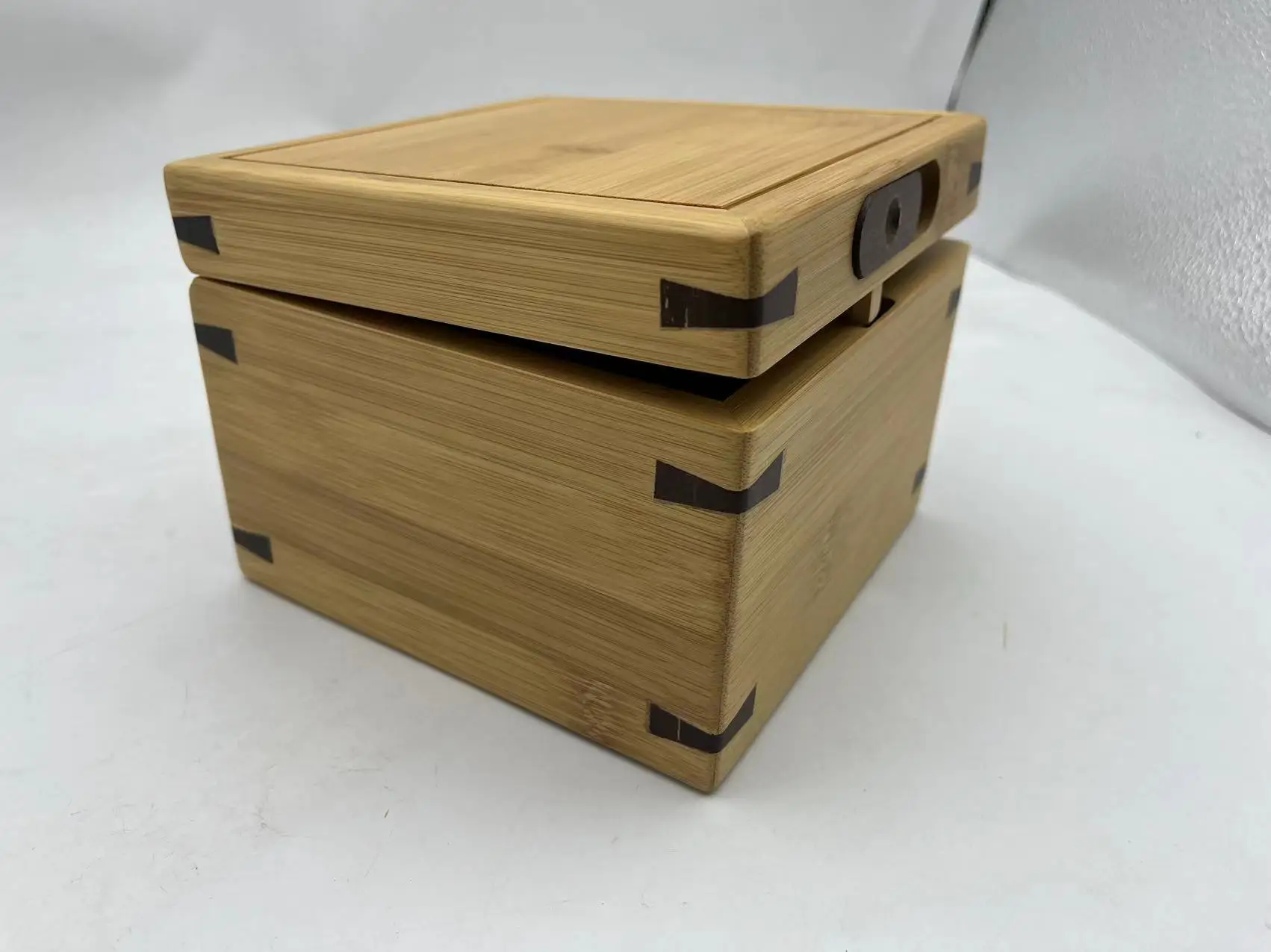 Custom LOGO smoking accessories wooden rolling tray smell proof storage herb bamboo stash box with lock combo kit