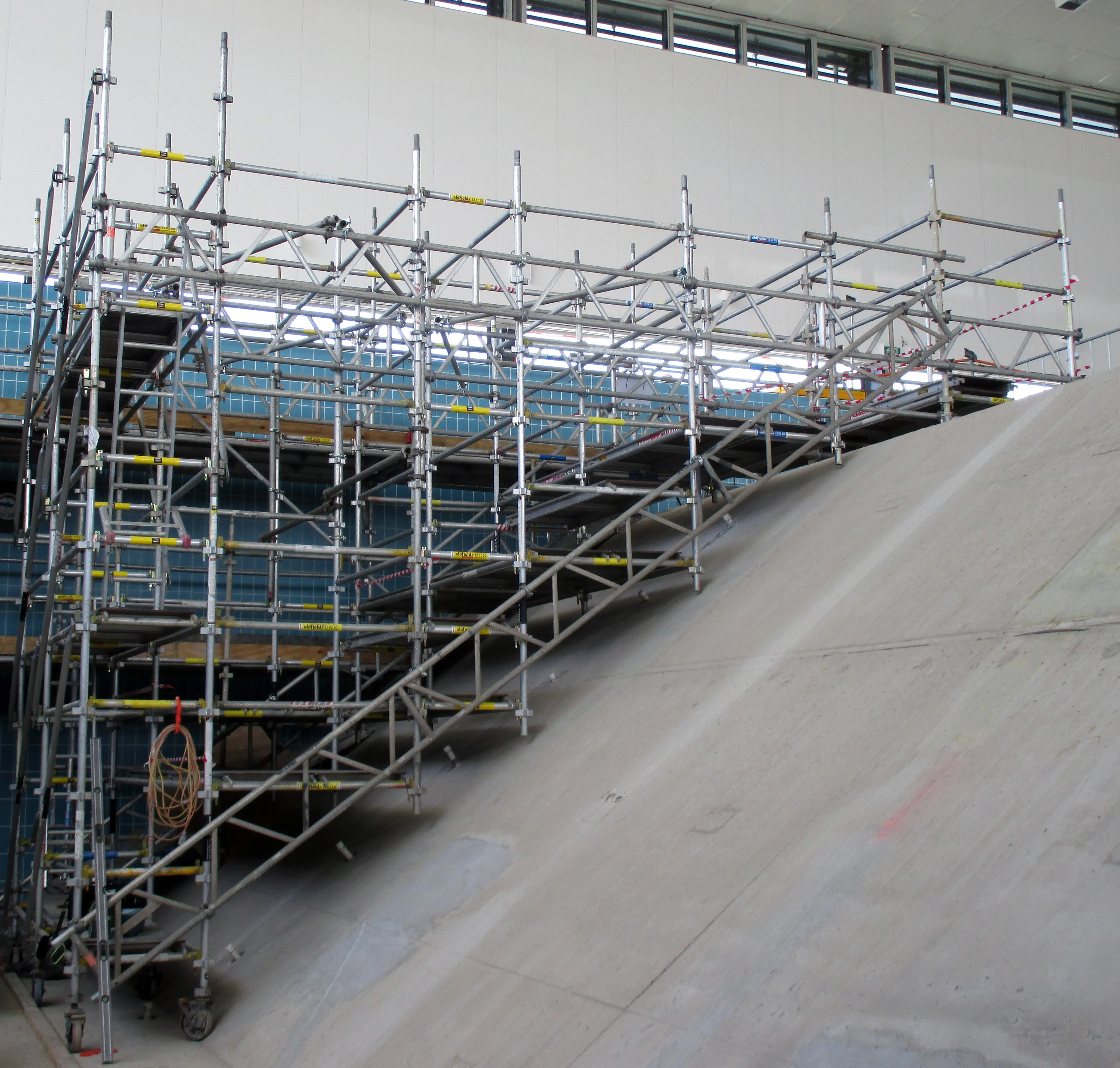 Алюминиевые строительные леса с колесами для строительства алюминиевые мобильные от