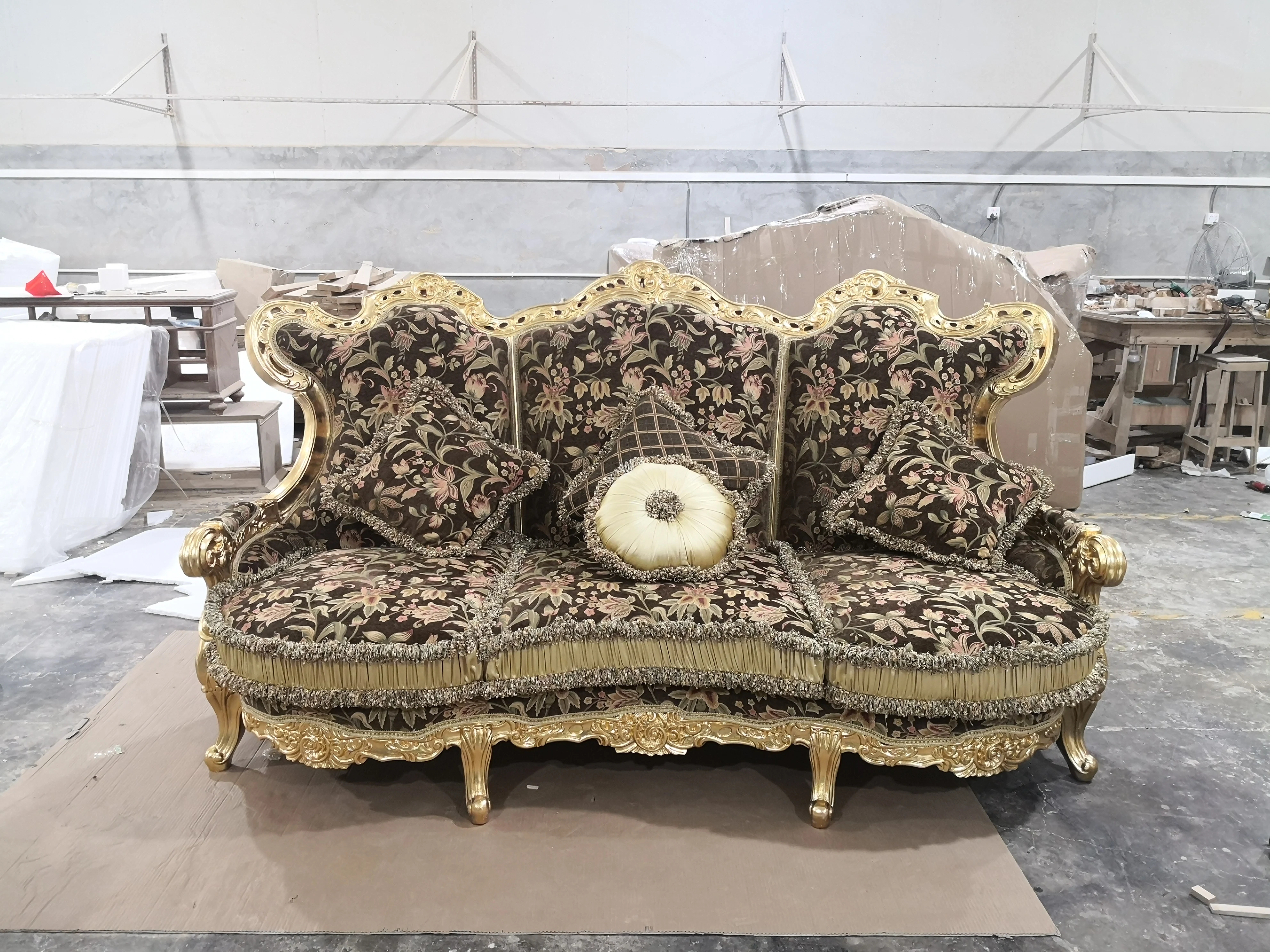 European style royal victorian vintage classic sofa furniture luxury classic carved solid wood sofa set