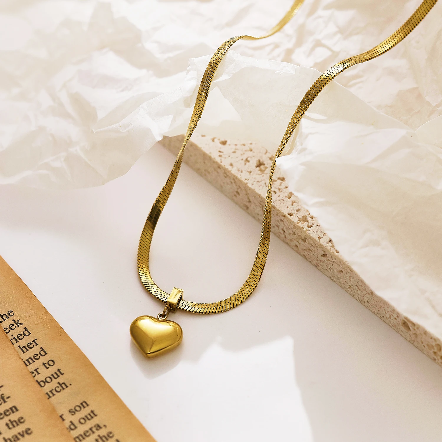 XIXI New Trendy Waterproof Charm 18k Gold Plated Stainless Steel Snake Chain Love Heart Women Link Fashion Jewelry Necklaces