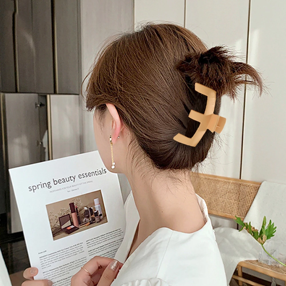 Korean style M-type hairpin temperament hollow-out hair claw clips shower hairpin hair accessories for women