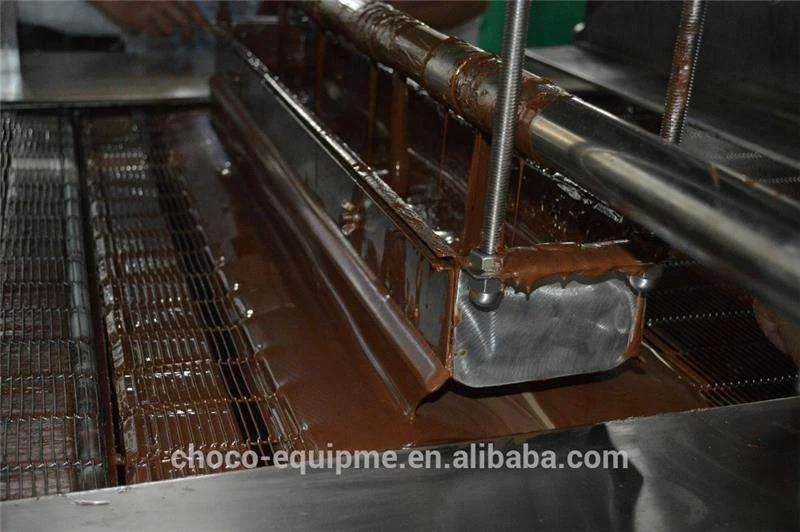 High Efficiency Full Automatic Chocolate Coating Machine Chocolate Enrobing Line